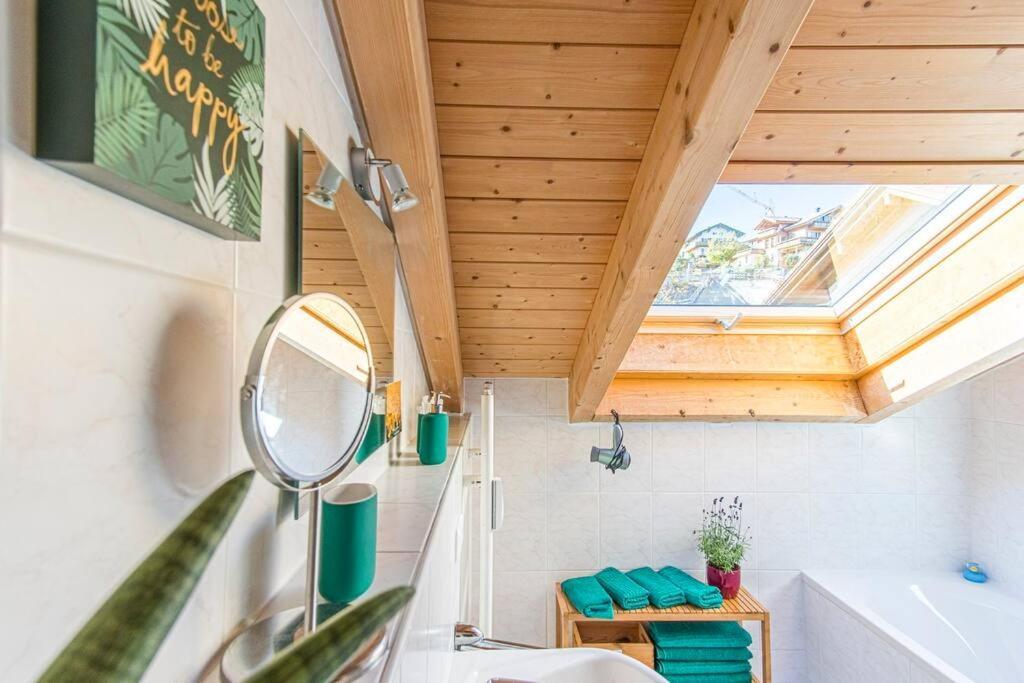 Luxury Living Near Weissensee +Balcony +Netflix フュッセン エクステリア 写真